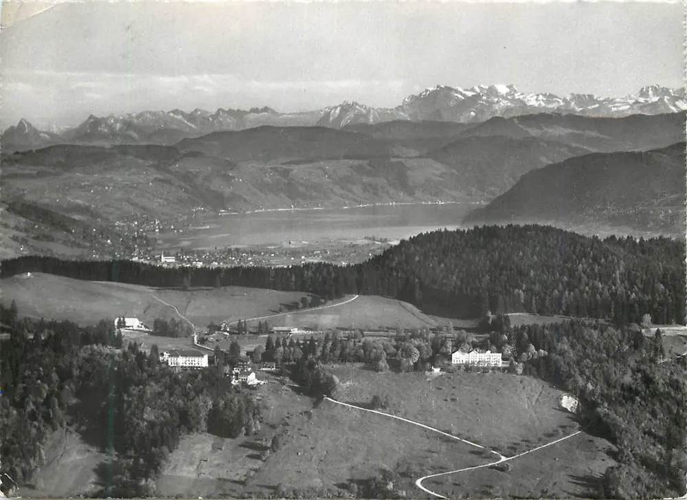 Vista aérea do lago de Zurique — montanhas nevadas — Hotel-Bahnhofrestaurant Zugberg — editor J. Gaberell AG, Photo-Verlag Thalwil - Frente
