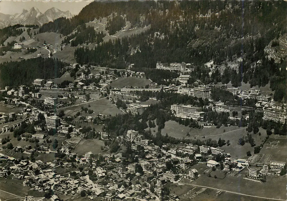 Leysin — Vista aérea — Reprodução Verboten - Frente