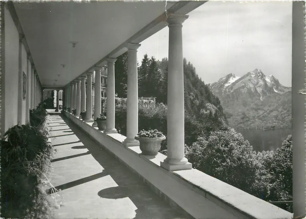 Bürgenstock-Hotels 900 m — Ansicht des Pilatus — Photo glob - Wehrli AG, Zürich - Vorderseite