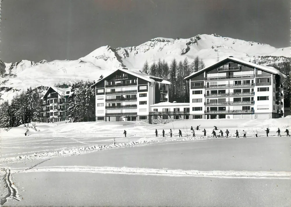Crans-Sierre — Los Grandes Espacios y los Grandes Prados — Photoglob-Wehrli S.A., Zúrich, n° p 9050 - Anverso