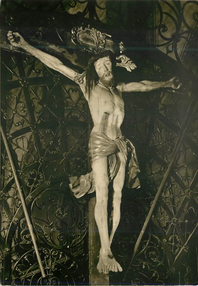 Cristo Crucificado — Hofkirche Luzern — Fot. C. Schildknecht Luzern - Frente
