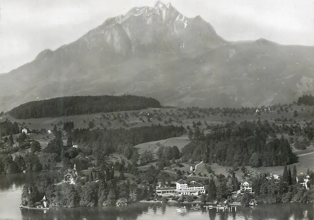 Lago de St. Niklausen — vista panorâmica — Hotel St. Niklausen b. Luzern - Frente