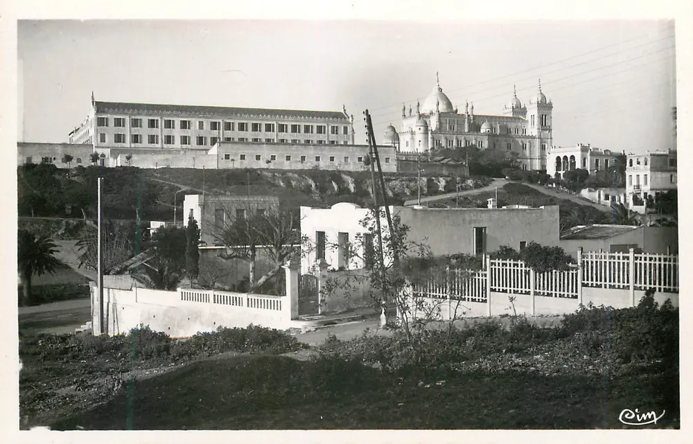 Cartago (Tunísia) — Bairro da Basílica — Photo Combier Macon - Frente