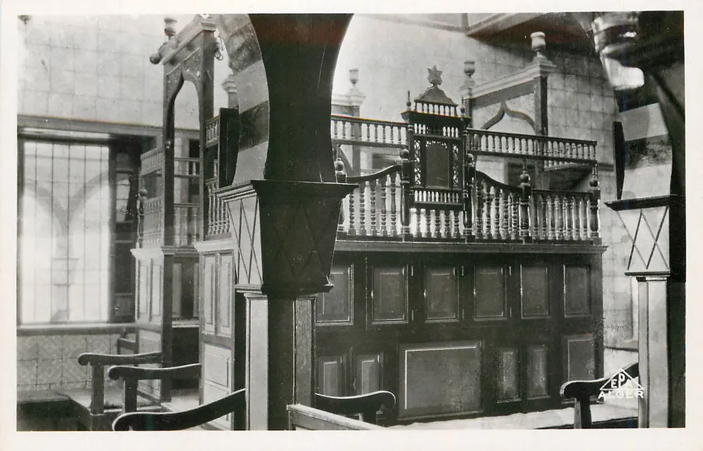 Interior de la Sinagoga de la Hara — Isla de Djerba — Ediciones Photo-Africaines, Alger - Anverso