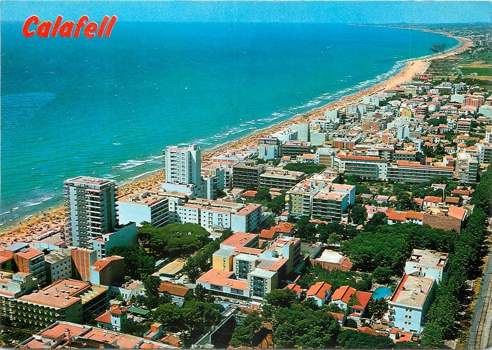 Calafell — vista aérea da praia e dos edifícios — Foto color Raymond, Tarragone - Frente