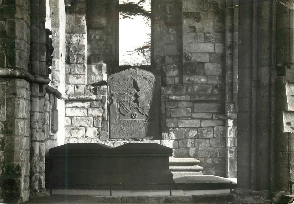 Dryburgh Abbey — Grabmal von Sir Walter Scott — Ministry of Works - Vorderseite
