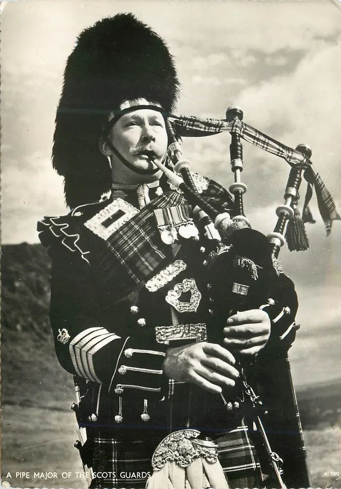 Un Pipe Major des Scots Guards — Photocrom Card — Grindelwald, Suisse - Recto