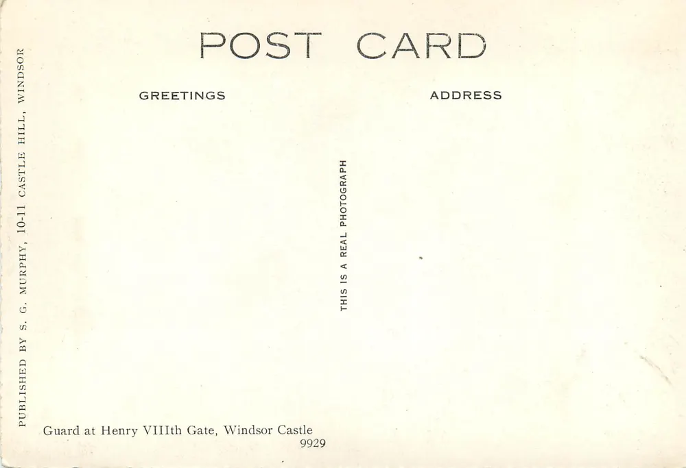 Wachter voor de deur van Koning Hendrik VIII — Windsor Castle — uitgever S. G. Murphy, n° 9929 - Achterkant