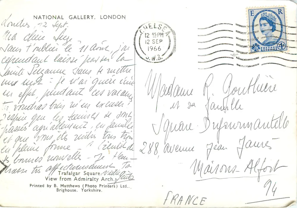 Trafalgar Square — vista da coluna Nelson — impressa por B. Matthews (Photo Printers) Ltd. - Verso