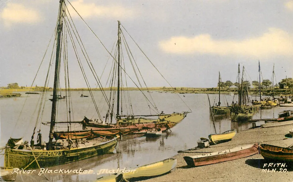 Fiume Blackwater, Maldon — vista di barche a vela — serie Frith MLN.20 - Recto