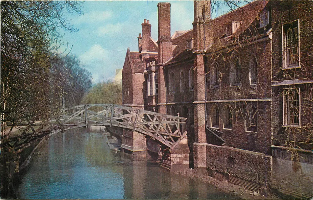 Die Holzbrücke von Queens' College — Cambridge — Verlag The Colour Photo & Copyright Ltd, Nr. 10 - Vorderseite
