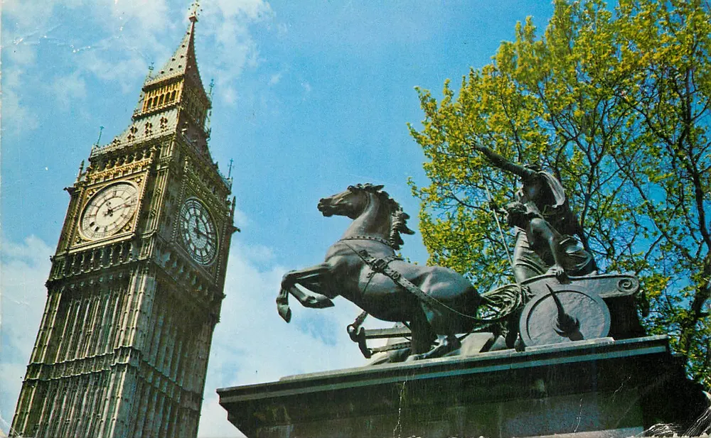 Big Ben e estátua de Boudicca — série Natural Colour, editor The Photographic Greeting Card Co. Ltd., Londres - Frente