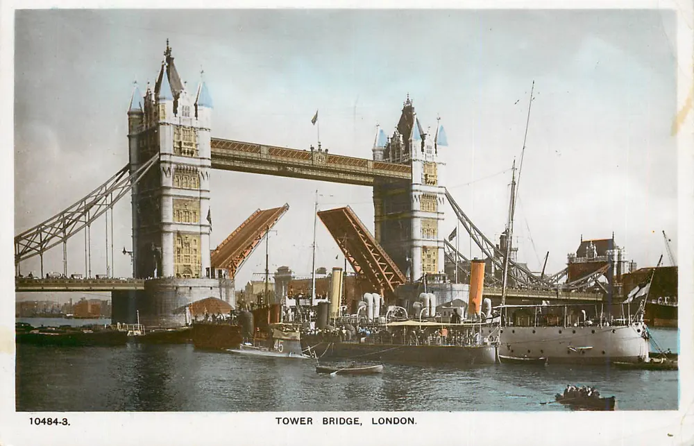 Tower Bridge, Londres — vista com barcos — editor anônimo, n° 10484-3 - Frente