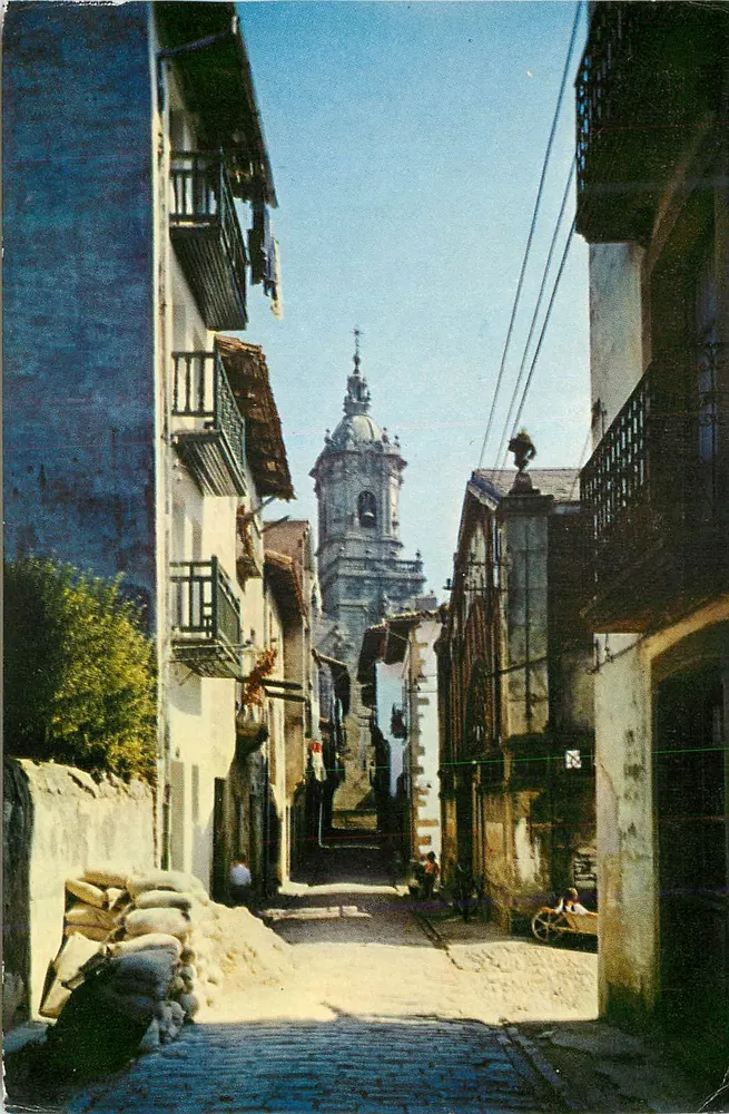 Fuenterrabia — rua das Tiendas — Edições Agata - Frente