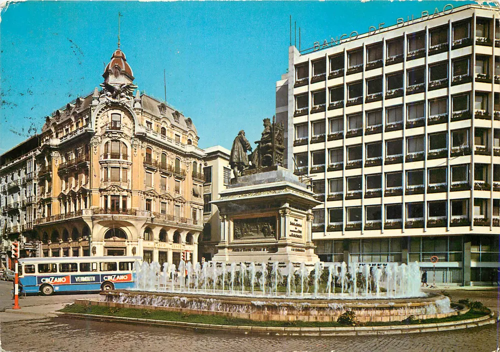 Plaza de Isabel la Católica — Monumento a Colón — Éditions Arriaga, n°2.118 - Frente