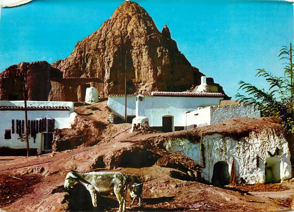 Vista de Cuevas de Purullena — Vista das Grutas de Purullena — Edições Librería Pérez Ruiz, Barcelona - Frente