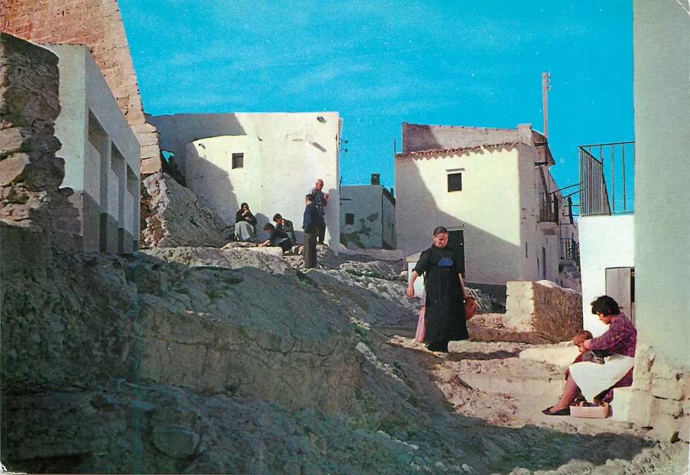 IBIZA (Baleares) n° 6C — Typisch hoekje Barrio Peña — Fotografo Viñets - Voorkant