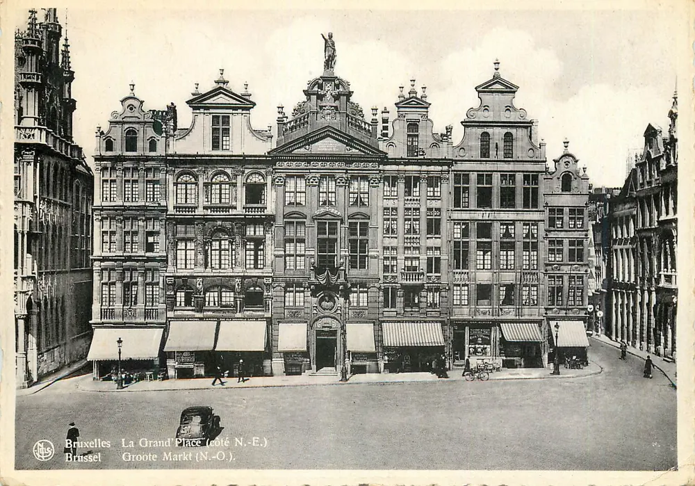 Bruxelas - A Grand'Place (lado N.-E.) — editor Nels Bromurite, n° 334 - Frente