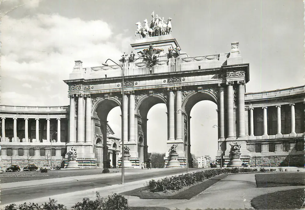 Bruxelas: A Arco do Palácio do Cinquentenário — editor desconhecido, série não identificada - Frente