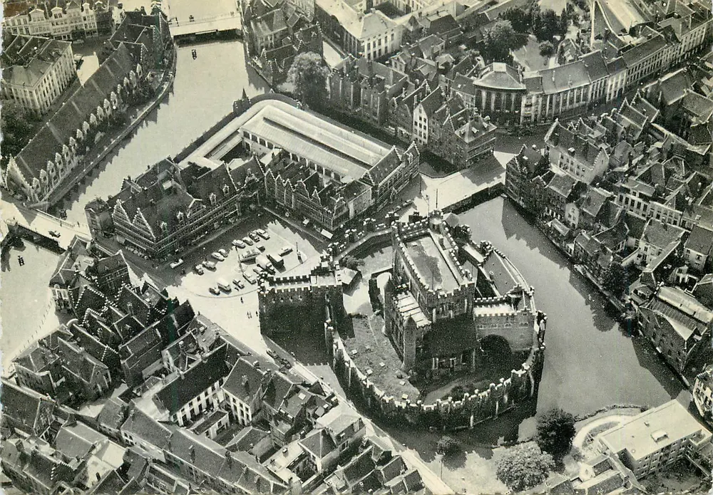 गेंट — 's Gravensteen, फ्लैंडर्स के ग्रैंड काउंट के किला — फोटो SADO-ब्रुसेल्स (15650-206) - आगे
