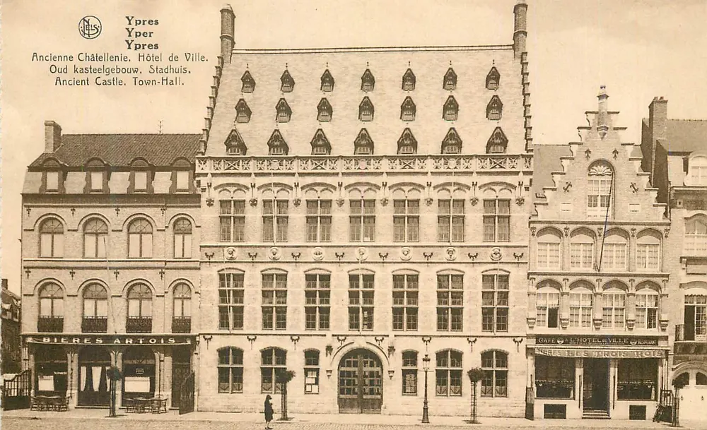 Ypres — Ehemalige Vogtei, Rathaus — NLS - Vorderseite
