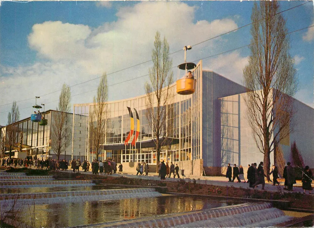 Weltausstellung in Brüssel 1958 — Ansicht der Avenue de Belgique — Verlag Egicarte, Nr. 15 - Vorderseite