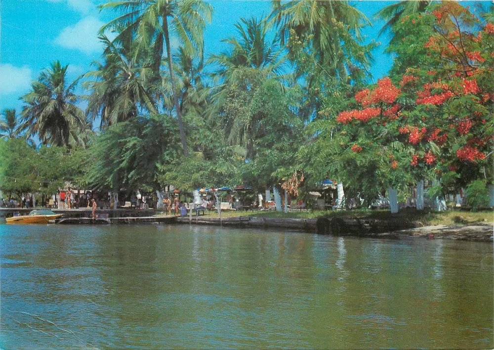 Maceió — Motonautica Lagoa Clube an den Ufern von Lagoa Mundaú — Sociedade Comercial Maceió - Vorderseite