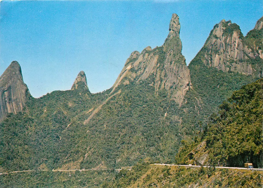 Vista do Dedo de Deus — Teresópolis — Brasil - Frente