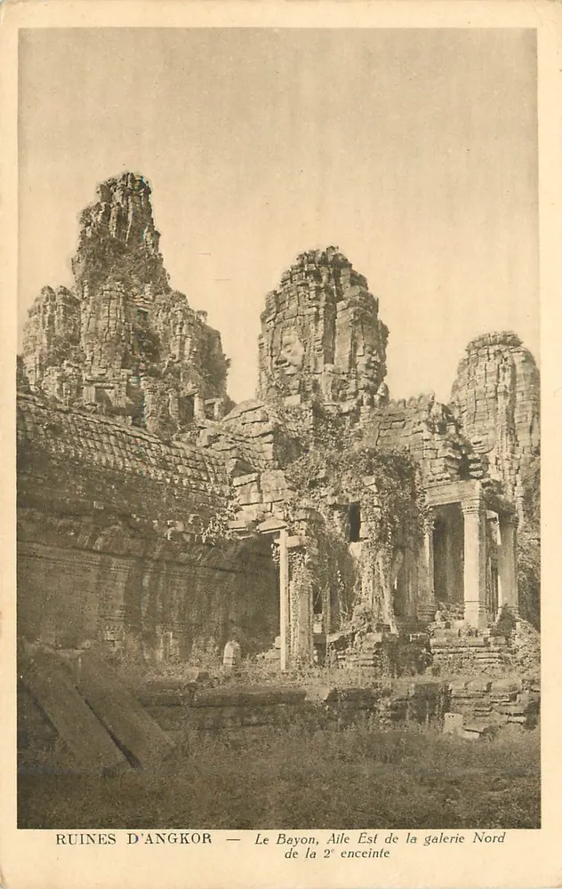 Ruinen von Angkor — Der Bayon, Ostflügel der Nordgalerie der zweiten Umfriedung - Vorderseite