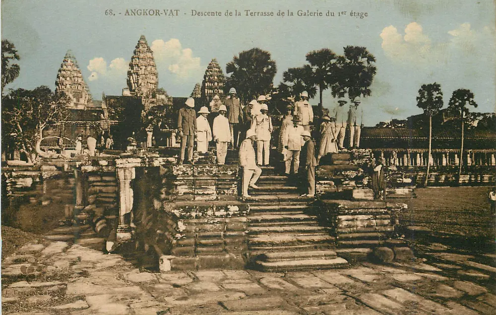 Angkor-Vat — Abstieg von der Galerieterrasse des ersten Stocks — unbekannter Verleger, Nr. 68 - Vorderseite