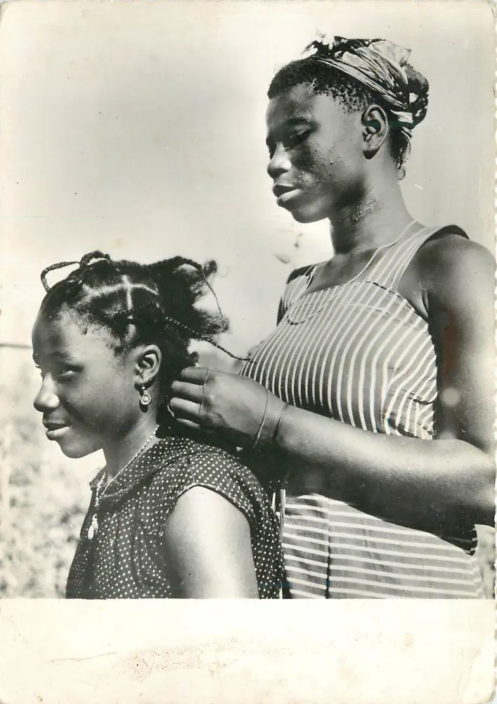 Ngaoundéré — Frisierszene — Missionnaires Oblats, Lyon - Vorderseite