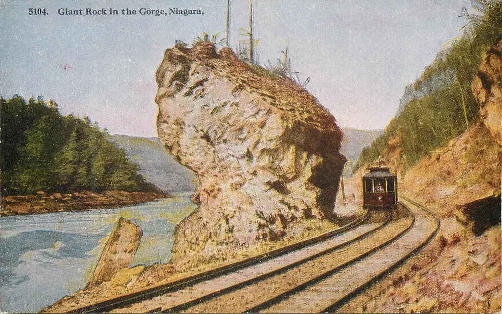Giant Rock nel canyon del Niagara — 5104 — Houghton Co. Mark - Recto