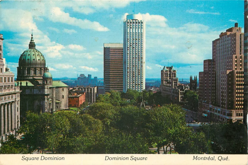 Square Dominion — Montreal, Quebec — Les Messageries de Presse Benj. Min. Ltd. - Frente