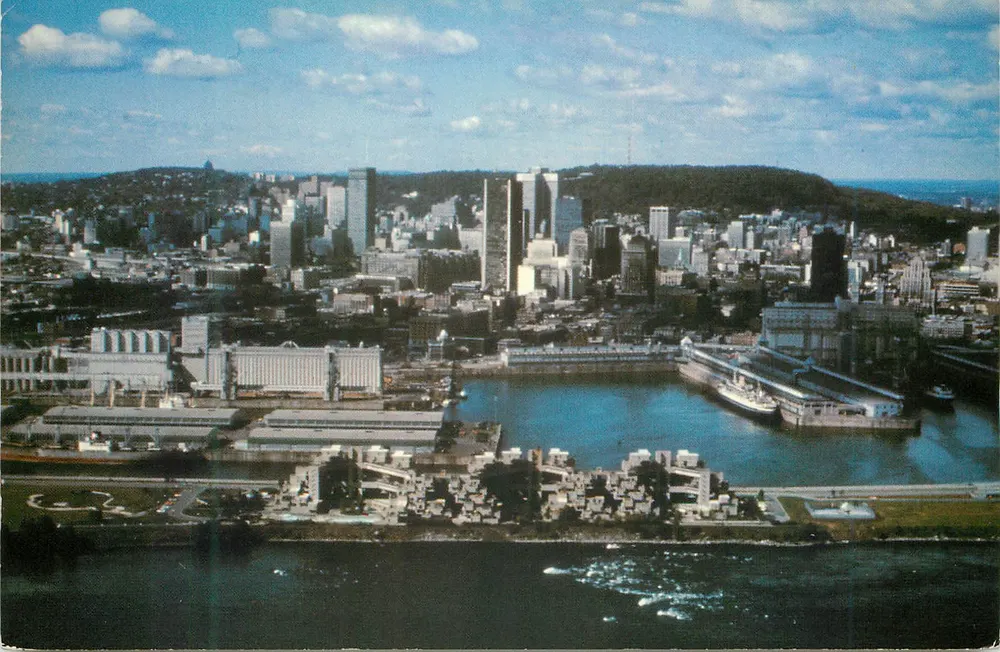 Vista de Montreal — Habitat 67 e porto marítimo — Cidade de Montreal - Frente