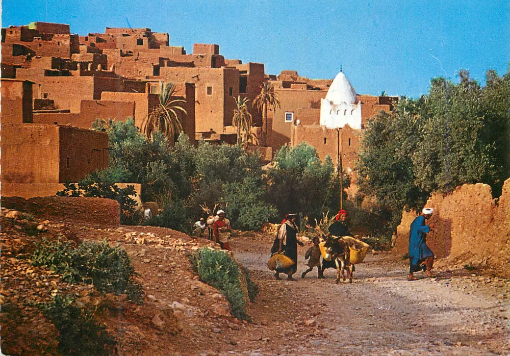 Tinerhir — picturesque view — Cl. Ektachrome and Edition Bertrand - Front