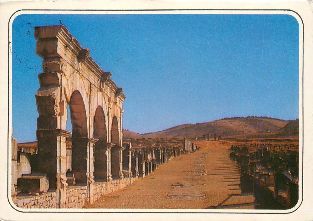 Tor von Tanger, umgeben vom Palast des Gouverneurs — Volubilis — Casa-images - Vorderseite