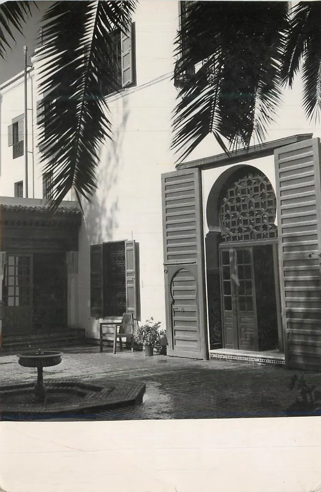 FÉS - Palácio Jamaï. Pátio — Edições Studios do Souissi - Rabat - Frente