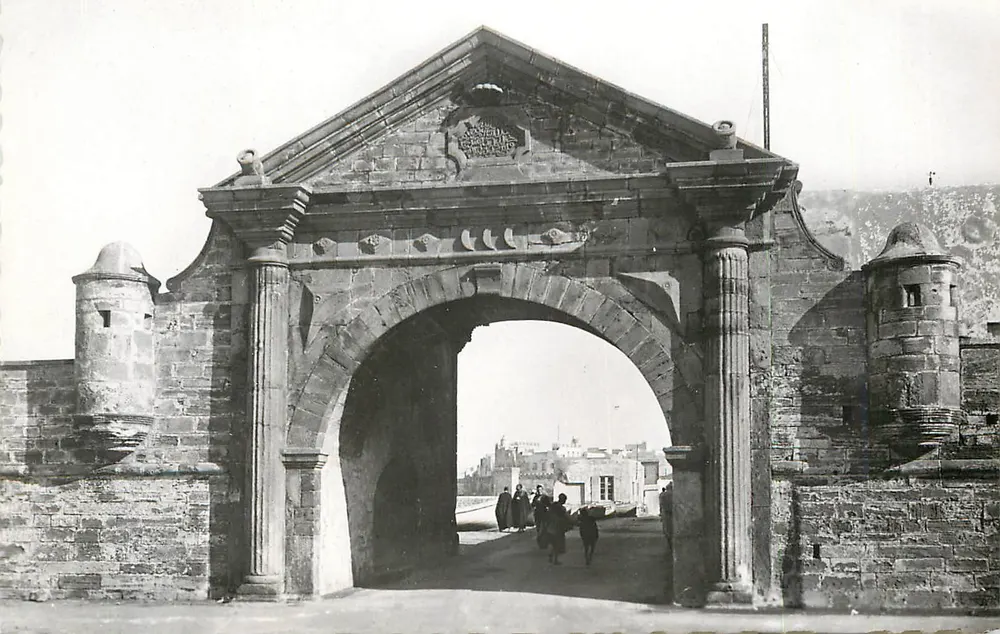 Mogador — Porta da Marinha — Édit « La Cigogne » - Frente