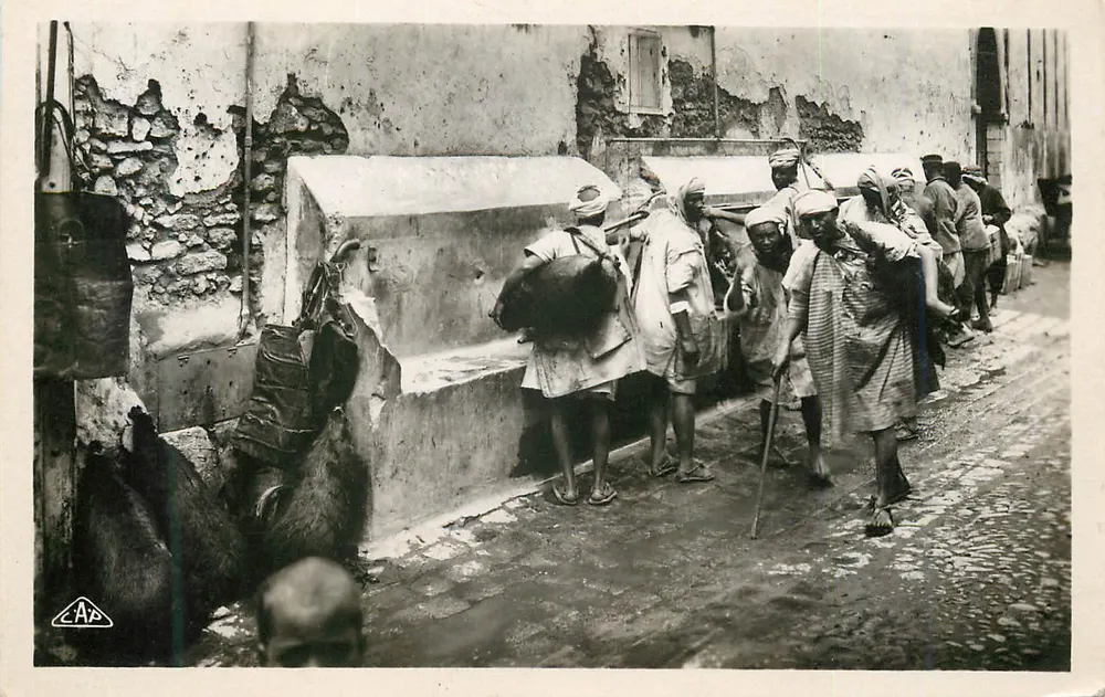 Portadores de água no Marrocos — Cenas e Tipos do Marrocos — C.A.P. - Paris - Frente