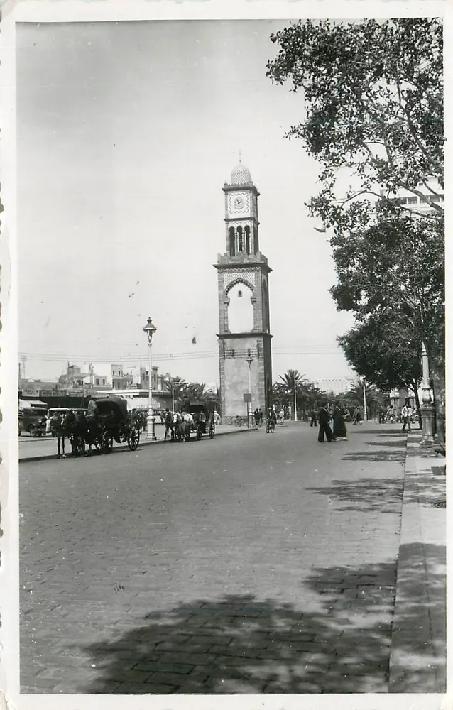 Casablanca — Uma torre fantasma — Agfa-Luxex n°320 - Frente