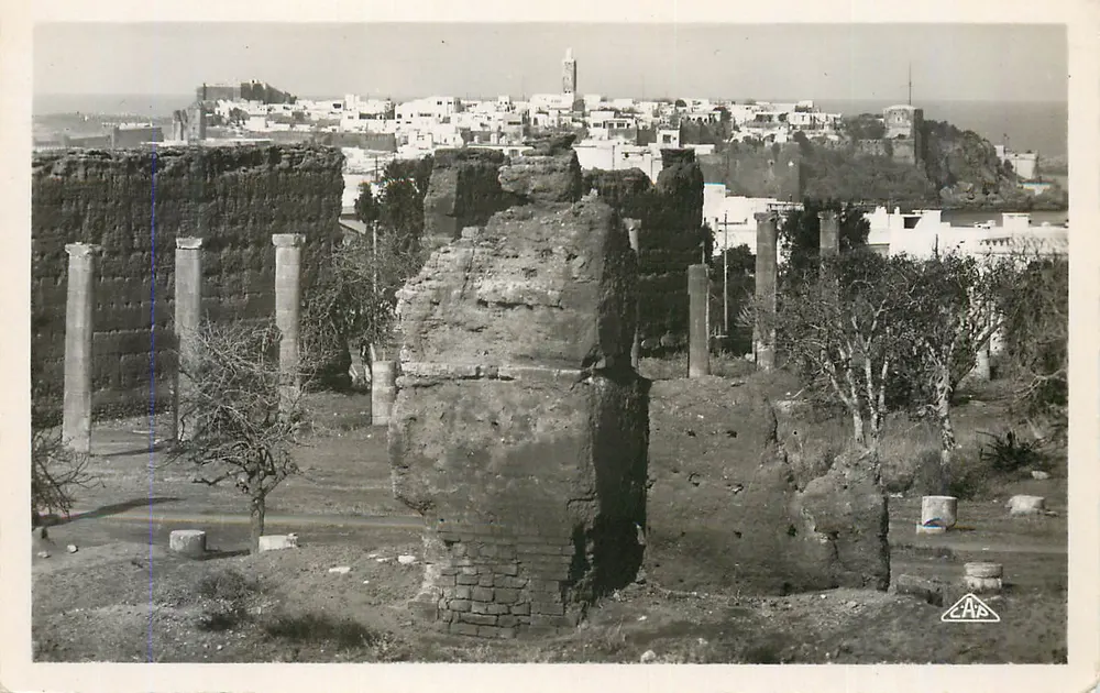Rabat — Die Ruinen der Hassan-Turm und die Pointe des Oudaïas — REAL-PHOTO, Paris - Vorderseite