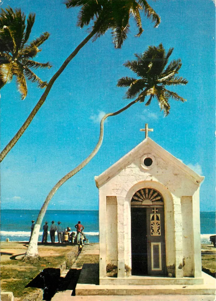 Igreja costeira — Le Vaucolin — Hachette Antilles - Frente