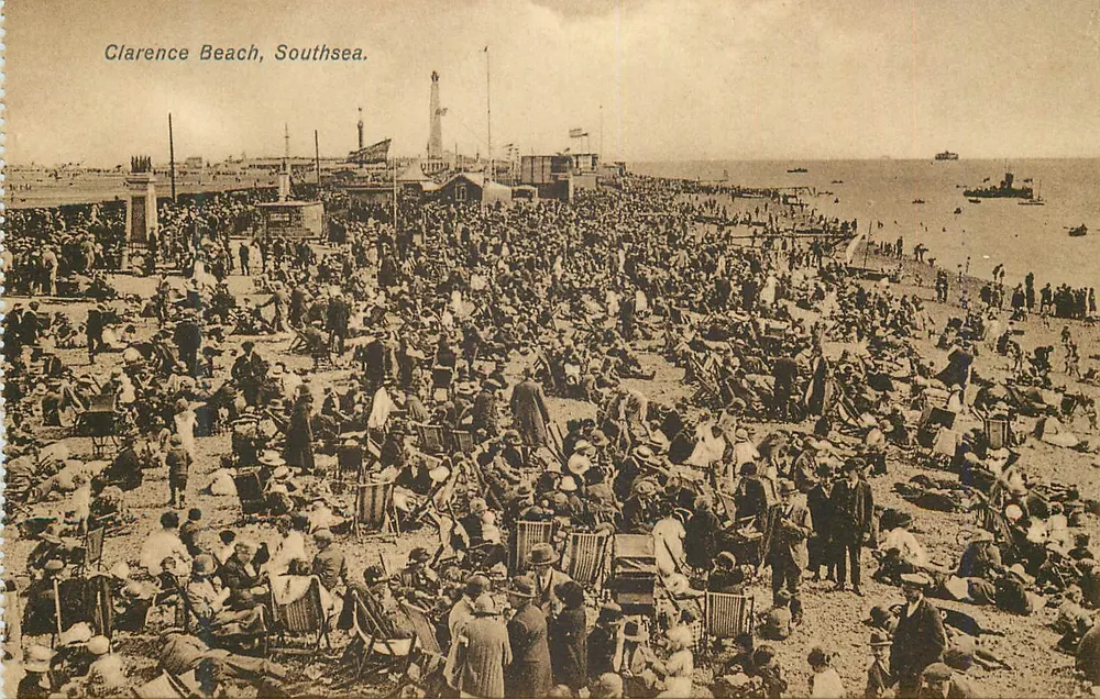 Clarence Beach, Southsea — zatoczkę pełną ludzi — wydawca nieznany, nr 5 - Awers