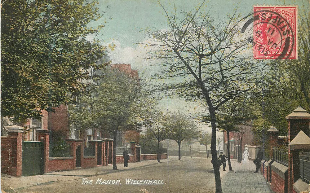 The Manor, Willenhall — vista da rua e do portão — Cartwright Bros. Willenhall - Frente