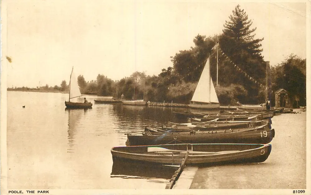 Poole, Park — widok jeziora z jachtami i łódkami — Photochrom - Awers