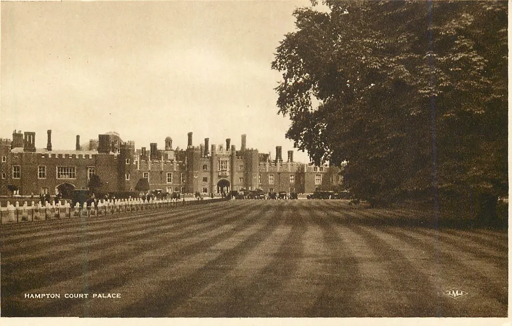 Palácio de Hampton Court — vista do palácio e da praça — editor J.M.J. - Frente