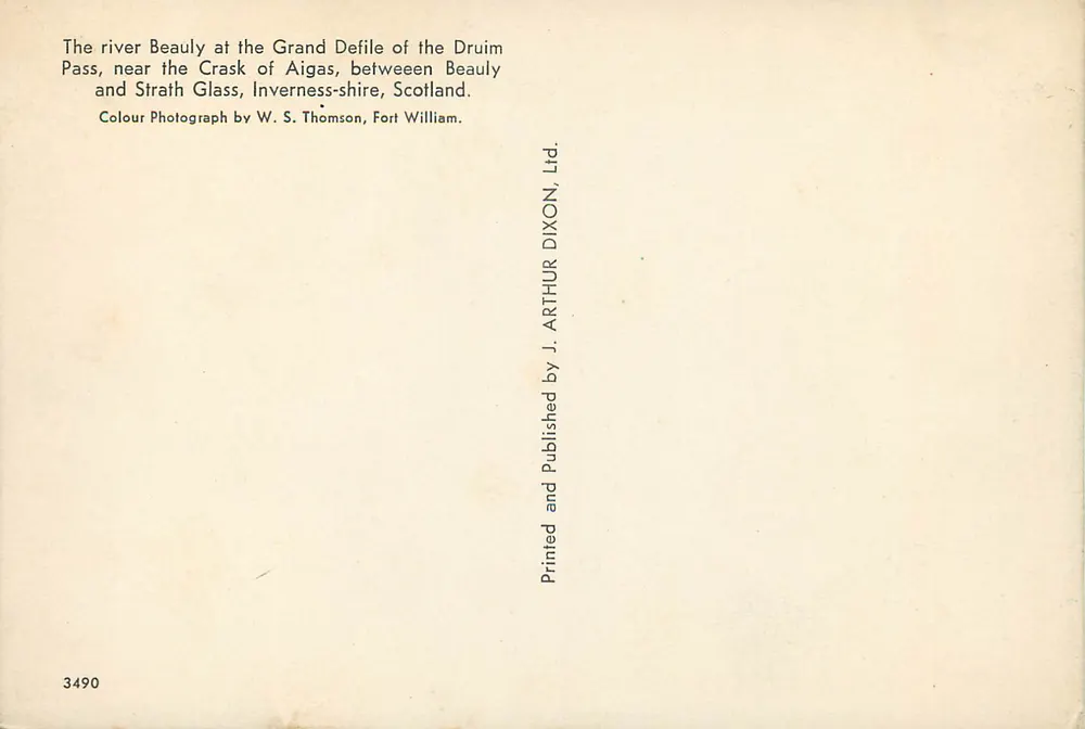 Der Fluss Beauly am Grand Défilé des Druim Pass — zwischen Beauly und Strath Glass, Schottland — J. Arthur Dixon, Ltd. - Rückseite