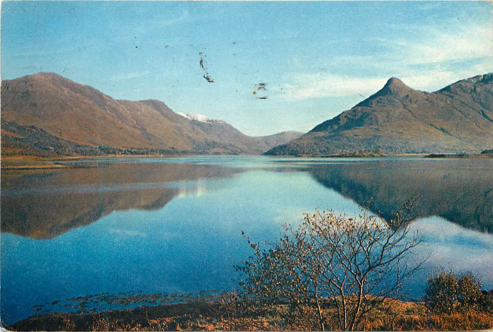 Loch Leven, Argyll — vista da estrada entre Ballachulish e o ferry — J. Arthur Dixon Studios, n° 3561 - Frente