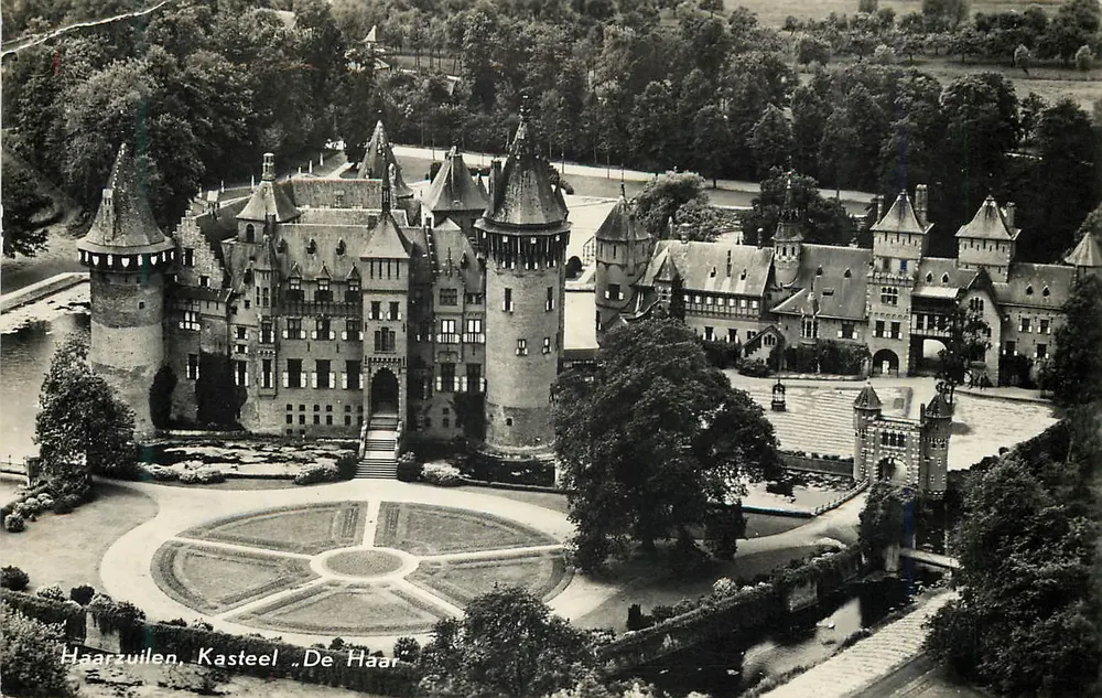 Haarzuilens, Schloss De Haar — Café VERSTEEG, Schiphol - Vorderseite