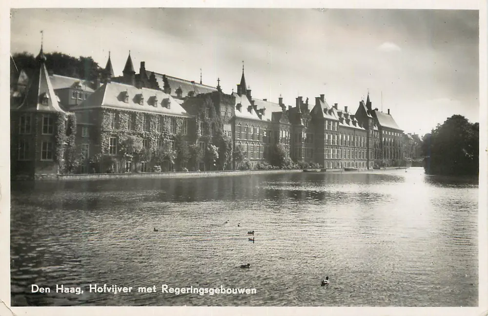 Den Haag, Hofvijver mit Regierungsgebäuden — Verleger 'Nadruk verhobden No. 760' - Vorderseite